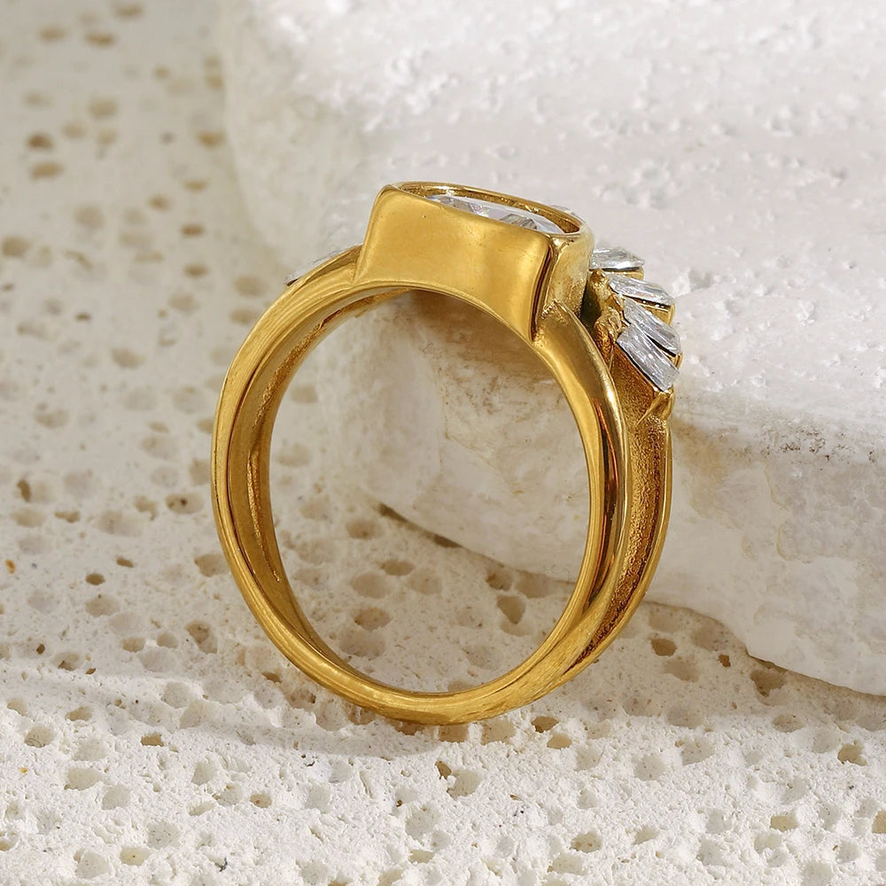Anillo Doble Halo Art Déco | Acero Inoxidable y Baño de Oro 18K